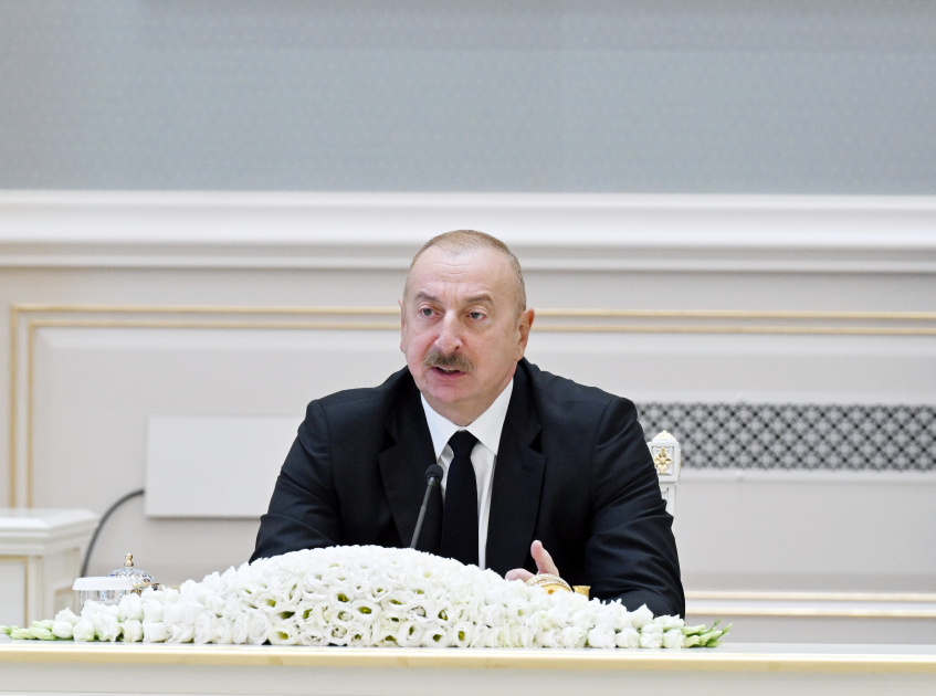 President Ilham Aliyev, President Shavkat Mirziyoyev hold meeting with representatives from business communities (PHOTO)