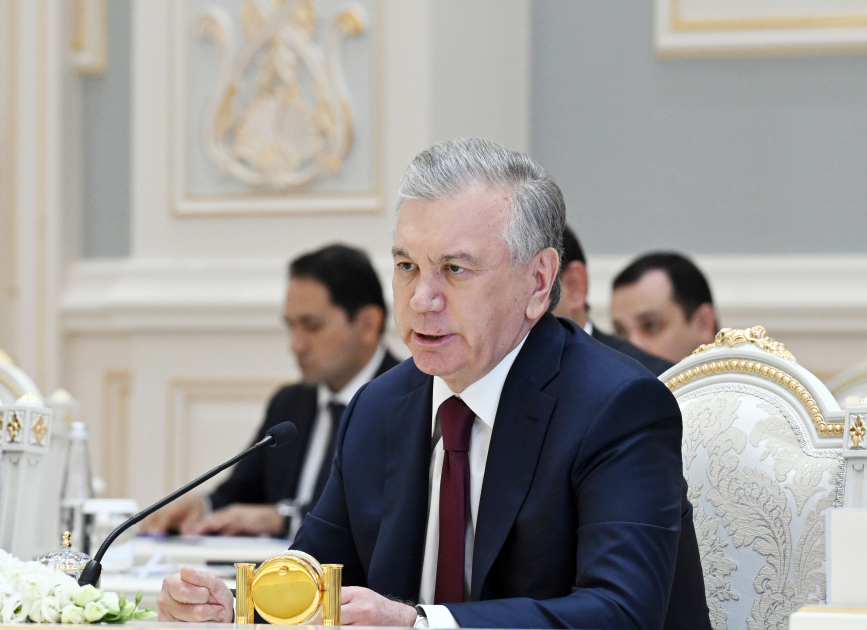 President Ilham Aliyev, President Shavkat Mirziyoyev hold meeting with representatives from business communities (PHOTO)