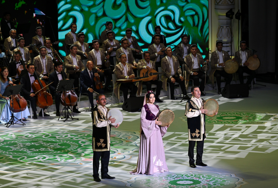 President Ilham Aliyev, First Lady Mehriban Aliyeva attend gala concert of masters of arts of Azerbaijan and Uzbekistan in Tashkent (PHOTO/VIDEO)