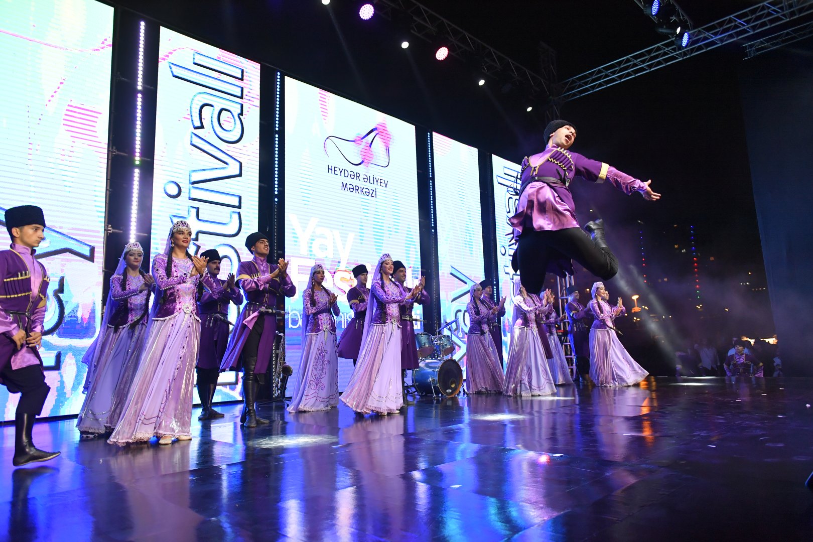 Final concert of Summer Festival held at Heydar Aliyev Center park (PHOTO/VIDEO)