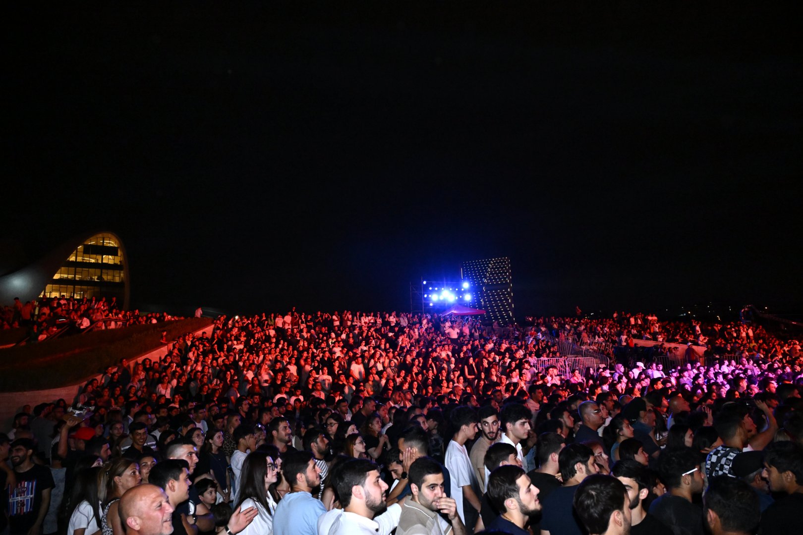 Final concert of Summer Festival held at Heydar Aliyev Center park (PHOTO/VIDEO)