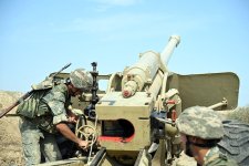 Azerbaijan conducts model tactical exercises with combat firing with artillery units (PHOTO)