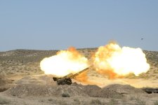 Azerbaijan conducts model tactical exercises with combat firing with artillery units (PHOTO)