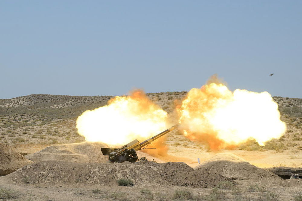Azerbaijan conducts model tactical exercises with combat firing with artillery units (PHOTO)