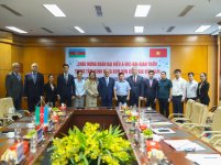 Azerbaijan discusses co-op opportunities with Vietnam in combating mine threats (PHOTO)