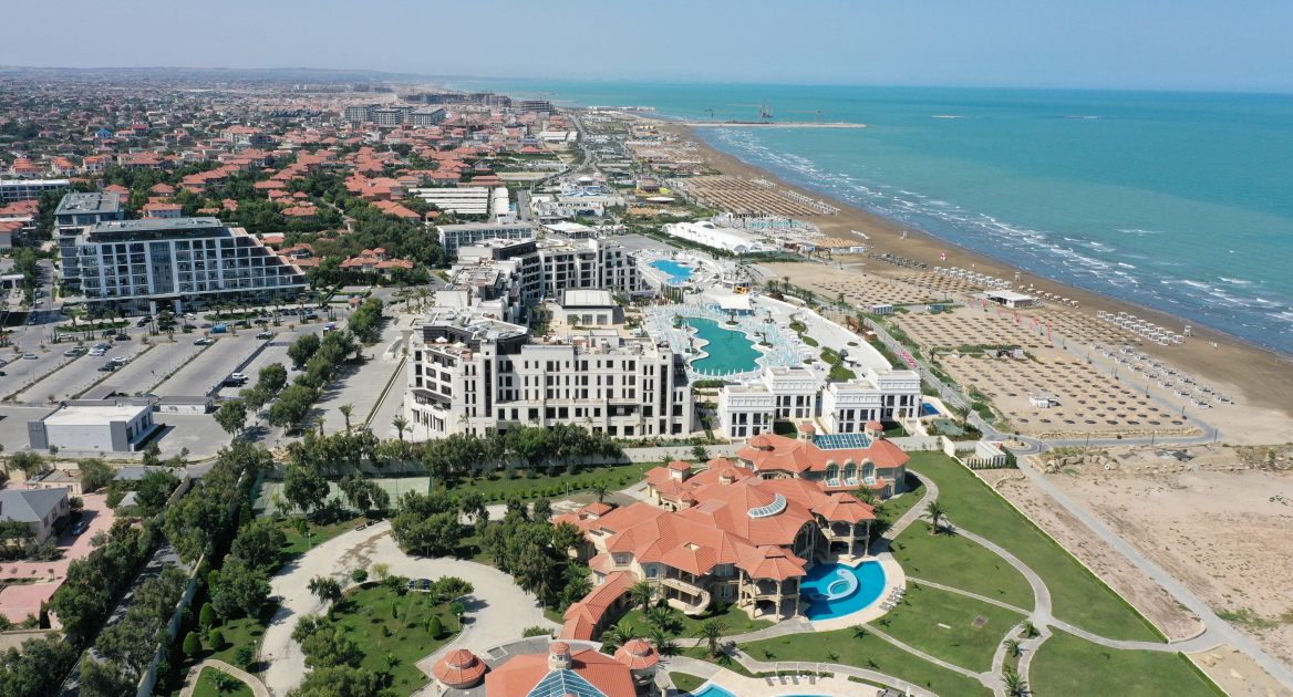 President Ilham Aliyev and First Lady Mehriban Aliyeva attend inauguration of LANDAU School and “The Grand” apart hotel at Sea Breeze Resort (PHOTO/VIDEO)