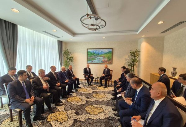 Azerbaijani delegation headed by deputy PM visits Uzbekistan (PHOTO)