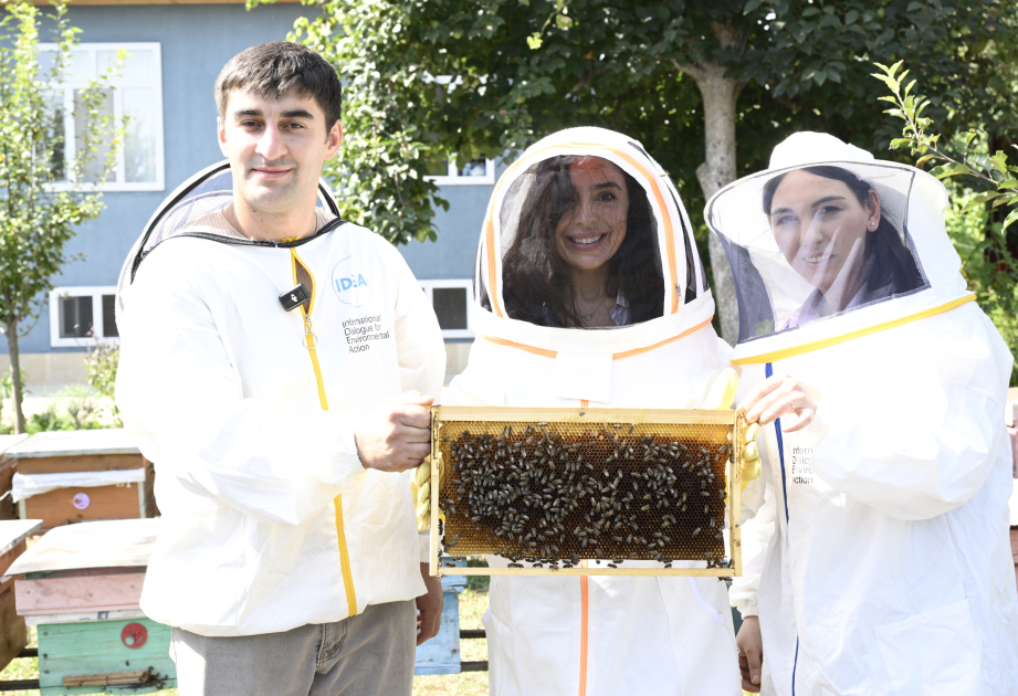 Vice-President of Heydar Aliyev Foundation Leyla Aliyeva meets participants of “Young beekeeper" project in Gabala (PHOTO)