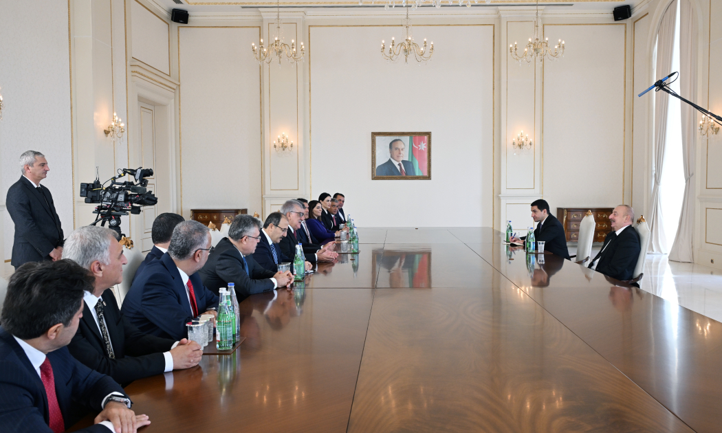 President Ilham Aliyev receives delegation of Turkish Grand National Assembly members (PHOTO/VIDEO)
