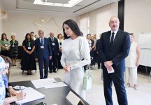 President Ilham Aliyev, First Lady Mehriban Aliyeva, their daughter Leyla Aliyeva cast votes in parliamentary elections (PHOTO/VIDEO)