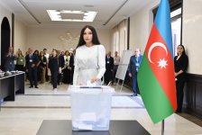 President Ilham Aliyev, First Lady Mehriban Aliyeva, their daughter Leyla Aliyeva cast votes in parliamentary elections (PHOTO/VIDEO)