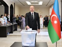 President Ilham Aliyev, First Lady Mehriban Aliyeva, their daughter Leyla Aliyeva cast votes in parliamentary elections (PHOTO/VIDEO)