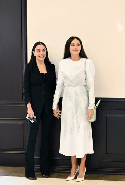 President Ilham Aliyev, First Lady Mehriban Aliyeva, their daughter Leyla Aliyeva cast votes in parliamentary elections (PHOTO/VIDEO)