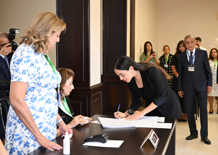 President Ilham Aliyev, First Lady Mehriban Aliyeva, their daughter Leyla Aliyeva cast votes in parliamentary elections (PHOTO/VIDEO)