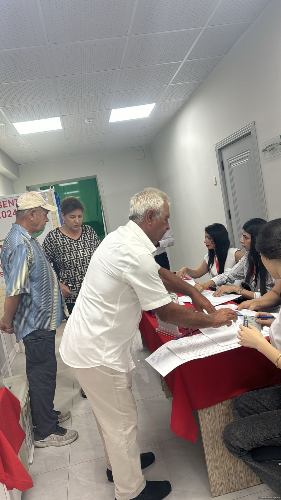 Baku's Nizami district sees high voter turnout in Azerbaijan's parliament election from first hours (PHOTO)