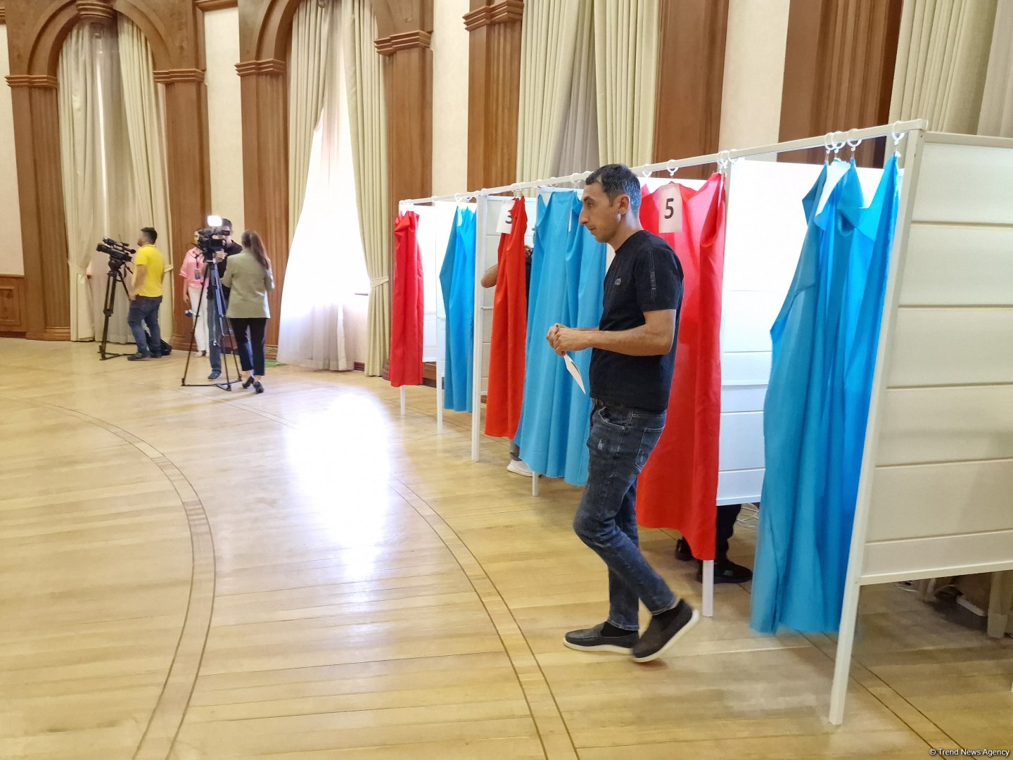 Azerbaijan's Khankendi kicks off voting for parliamentary election (PHOTO)