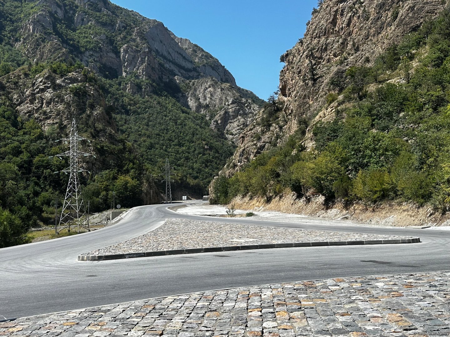 Azerbaijan weighs progress of Toghanaly-Kalbajar-Istisu highway (PHOTO)