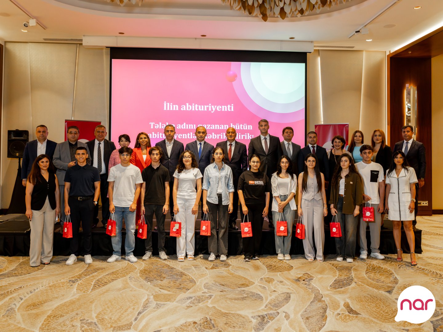Nar contributed to education by recognizing and awarding applicants with the highest scores (PHOTO)