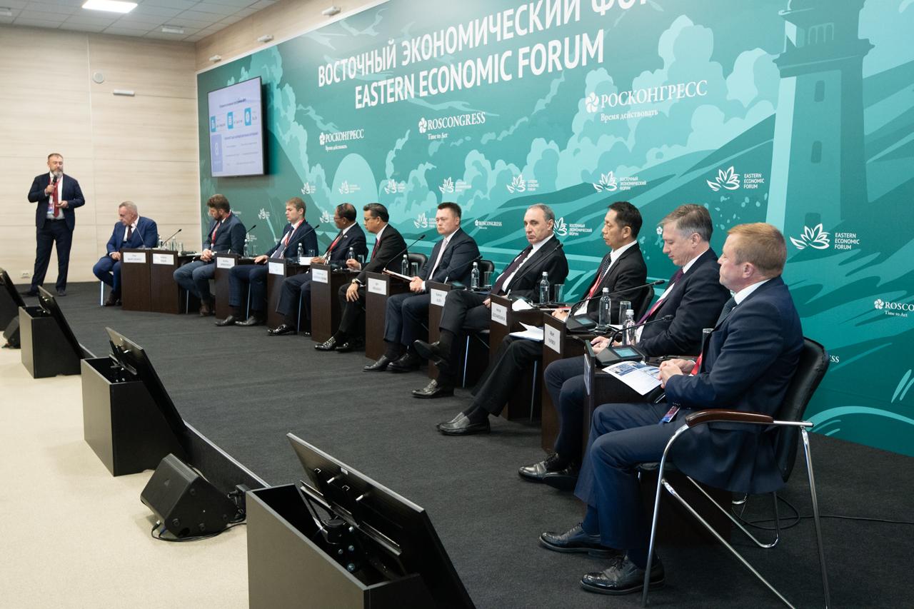 Azerbaijani prosecutor general addresses Eastern Economic Forum in Russia (PHOTO)