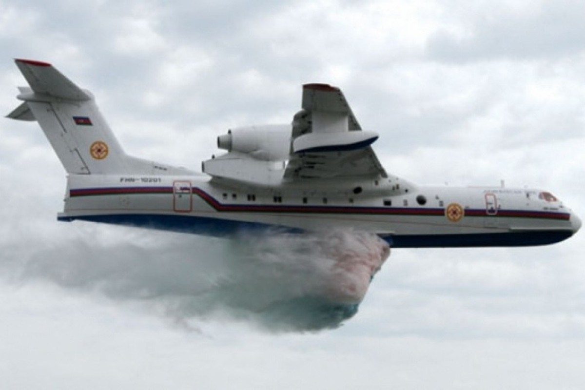 Azerbaijan's amphibious plane helps Türkiye combat wildfires