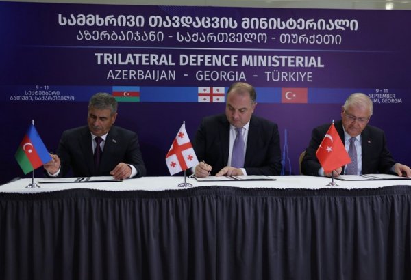 Azerbaijani, Turkish, Georgian defense ministers sign trilateral agreement