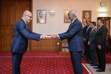 Azerbaijani ambassador submits credentials to President of Maldives (PHOTO)