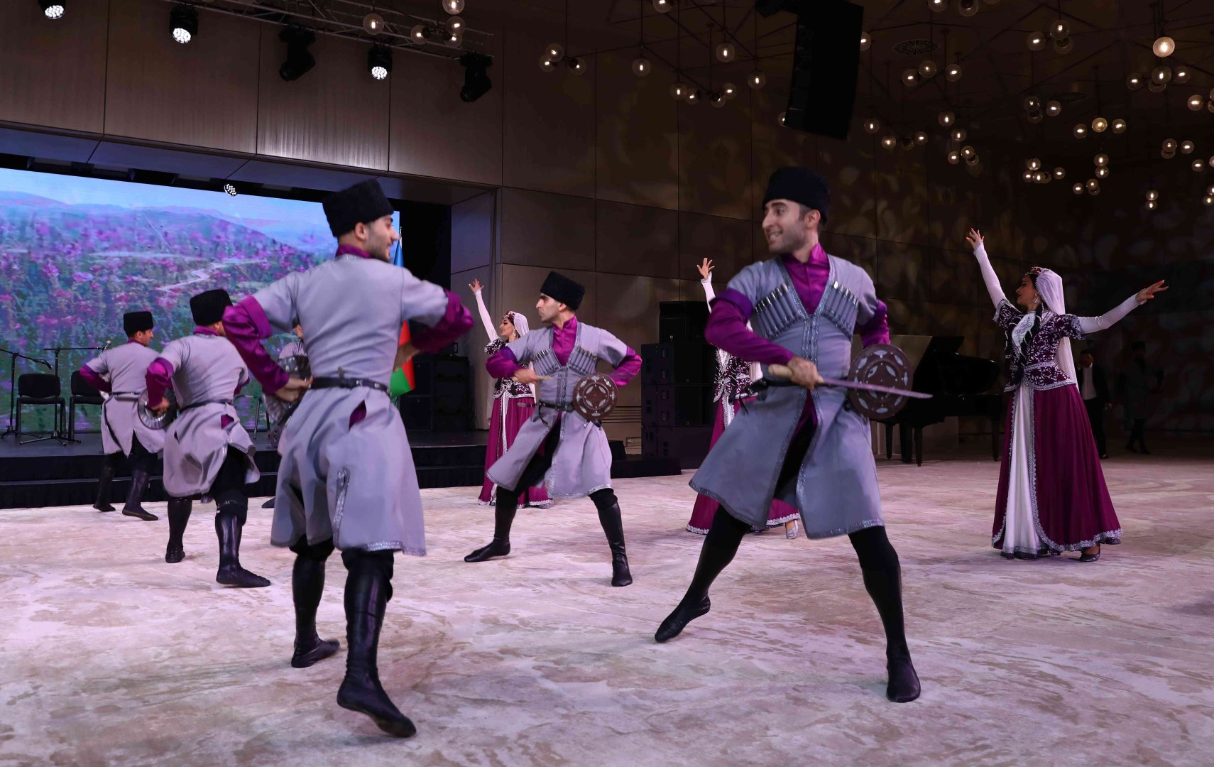 Forum of Azerbaijani Scientists Living Abroad hosts cultural event for entrants (PHOTO)