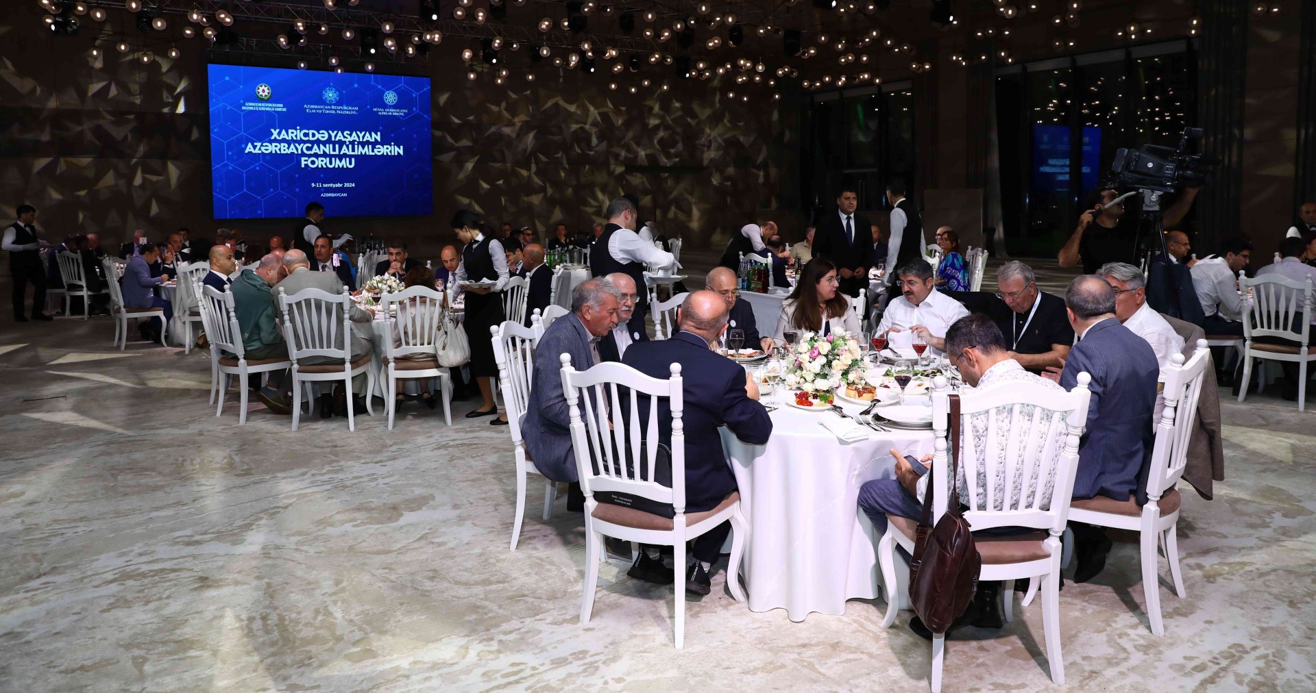 Forum of Azerbaijani Scientists Living Abroad hosts cultural event for entrants (PHOTO)