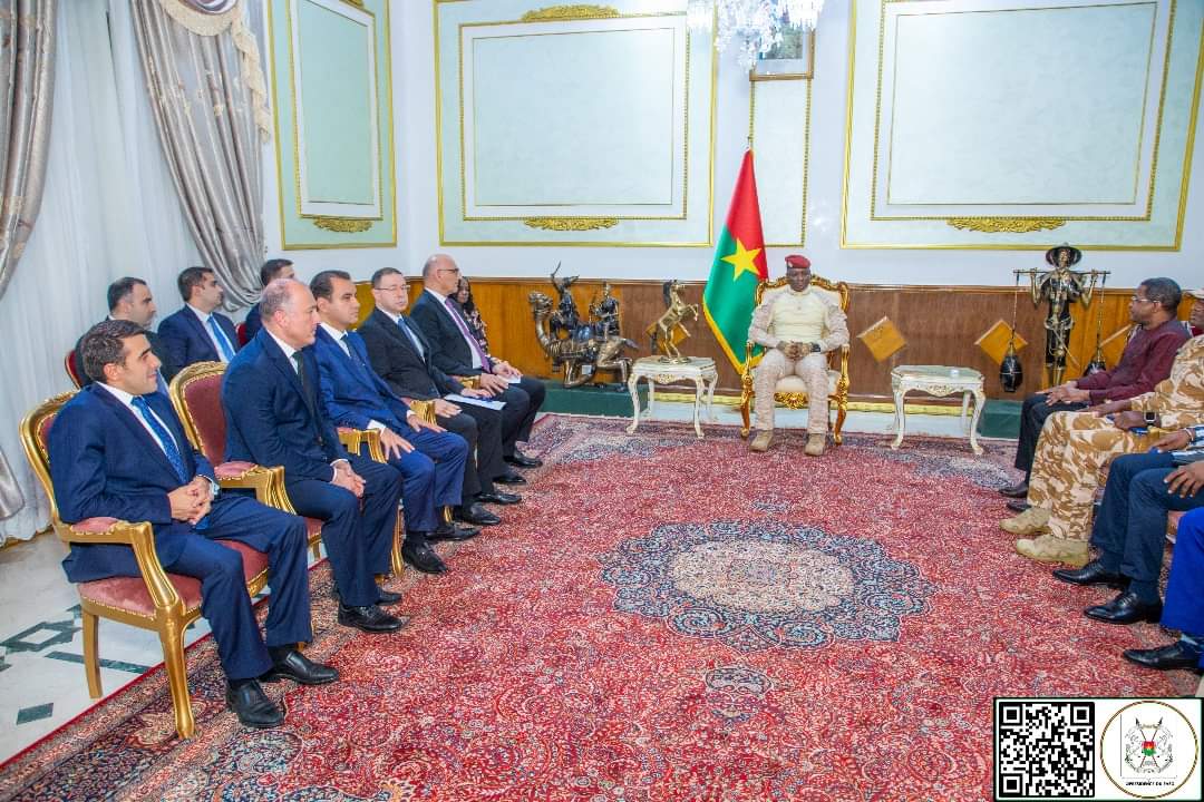 Azerbaijan's presidential representative meets Burkina Faso president (PHOTO)