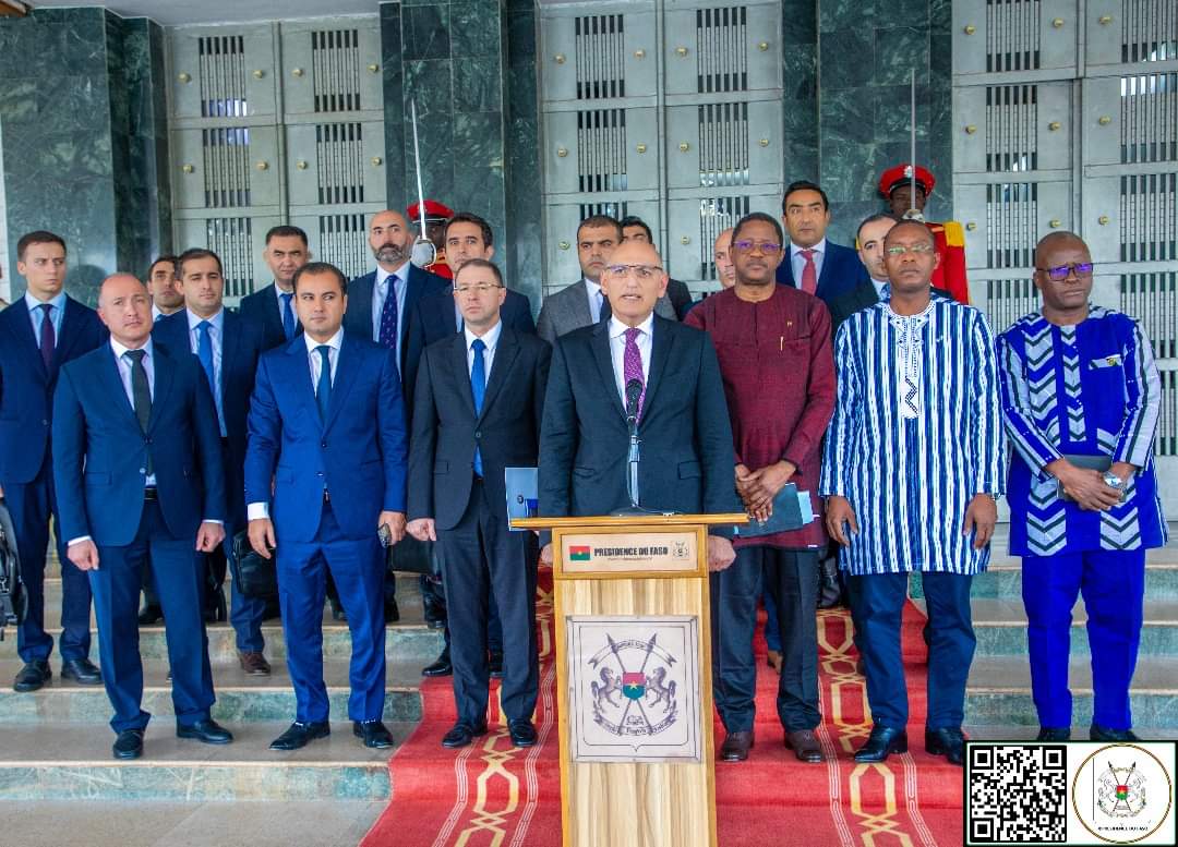 Azerbaijan's presidential representative meets Burkina Faso president (PHOTO)