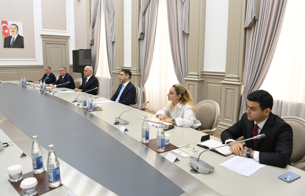 Azerbaijani deputy PM holds meeting with Russian agriculture minister (PHOTO)