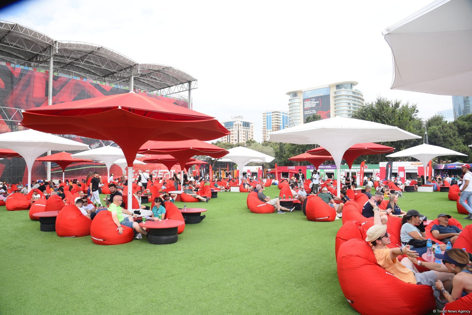 Guests of Formula 1 in Azerbaijan's Baku soaking up city's stunning spots (PHOTO)