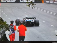 Technical problem turns into end route for one vehicle in third free race of Formula 1 teams' race (PHOTO)