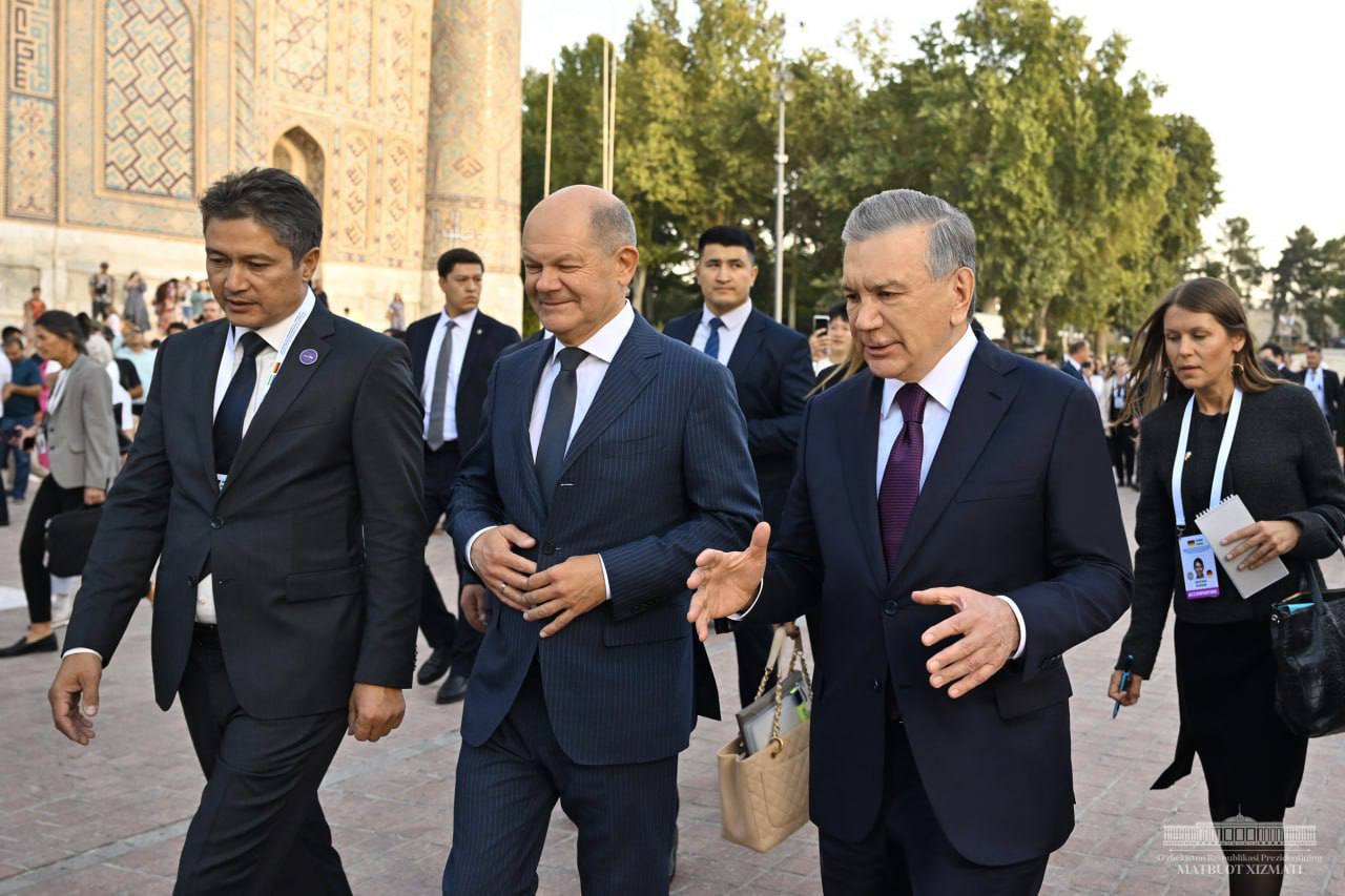 President of Uzbekistan meets German Chancellor Olaf Scholz in Samarkand (PHOTO)