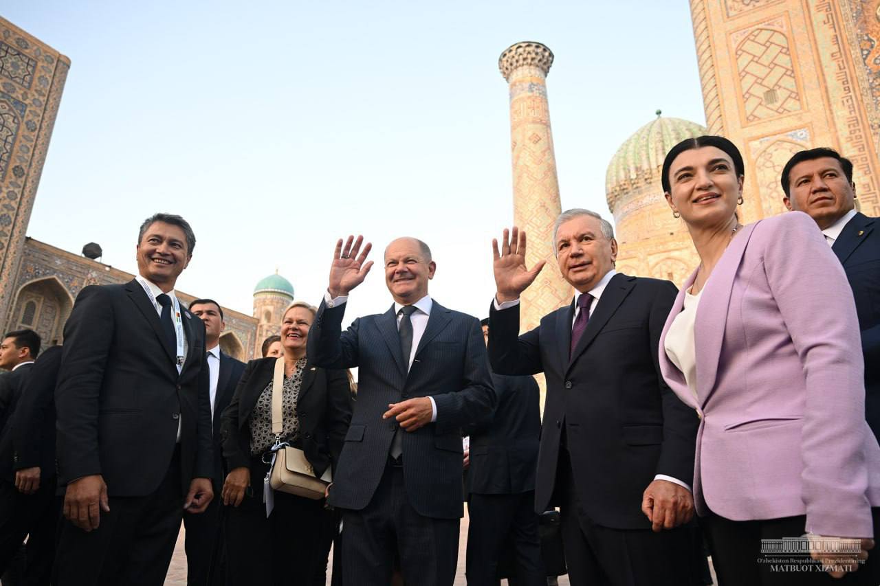 President of Uzbekistan meets German Chancellor Olaf Scholz in Samarkand (PHOTO)