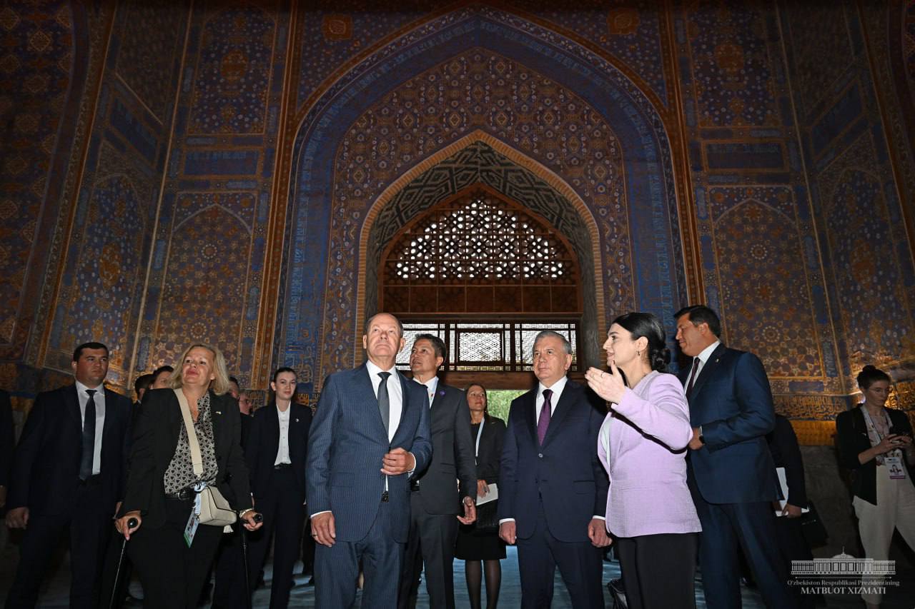 President of Uzbekistan meets German Chancellor Olaf Scholz in Samarkand (PHOTO)