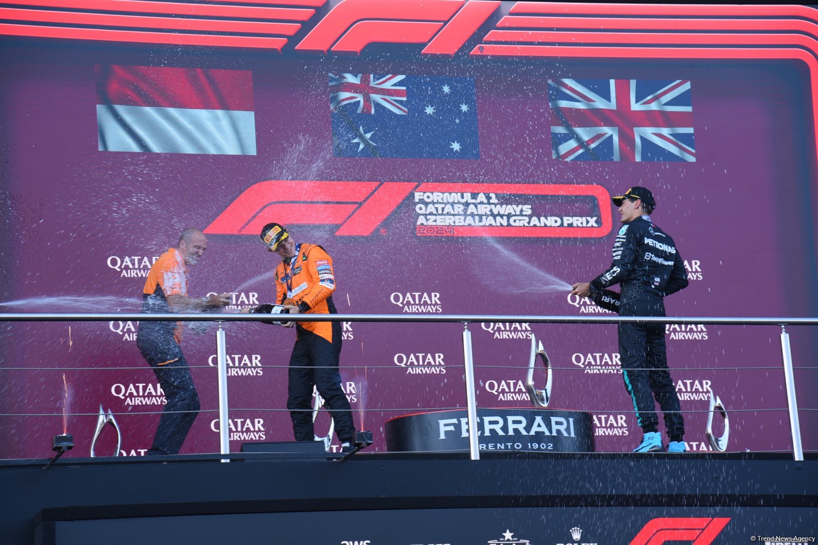 Winners of Formula 1 final race awarded in Baku (PHOTO/VIDEO)