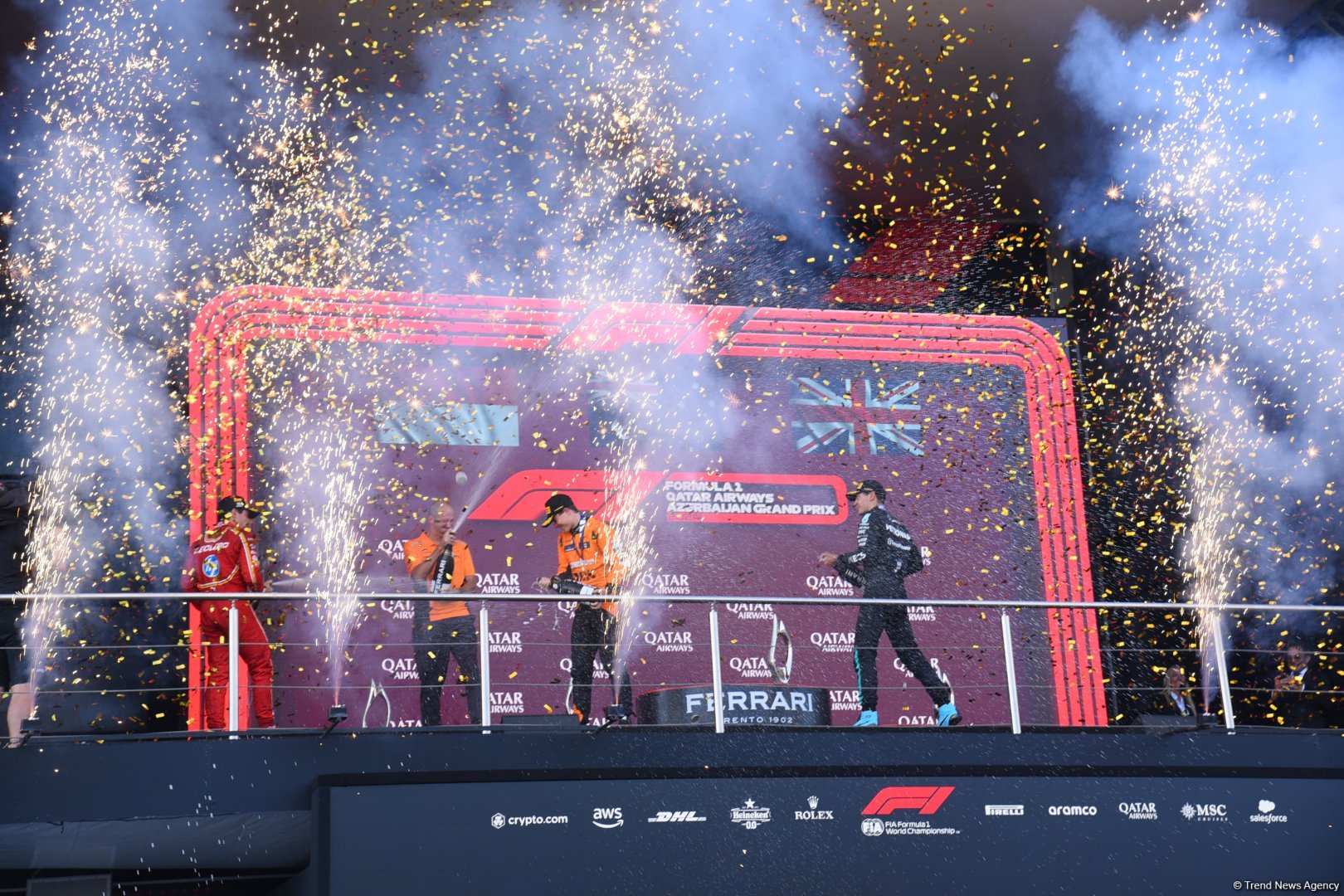 Winners of Formula 1 final race awarded in Baku (PHOTO/VIDEO)