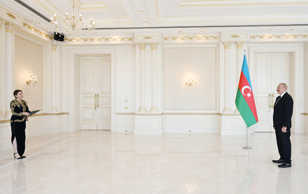 President Ilham Aliyev receives credentials of incoming ambassador of Algeria to Azerbaijan (PHOTO)
