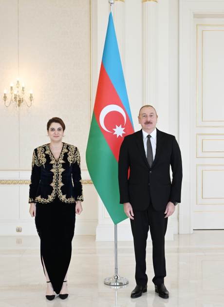 President Ilham Aliyev receives credentials of incoming ambassador of Algeria to Azerbaijan (PHOTO)