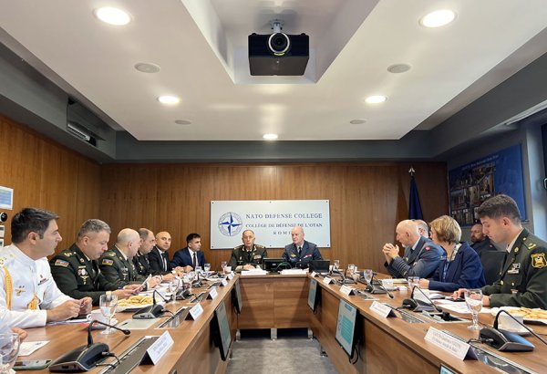 Azerbaijan, Italy discuss opportunities for military education co-op (PHOTO)