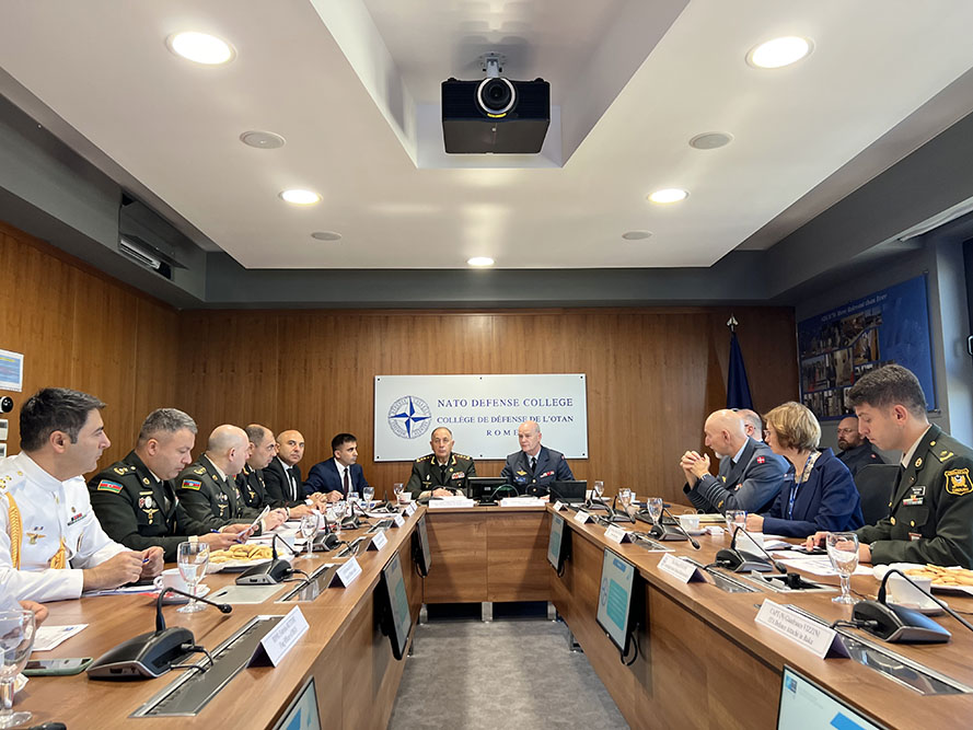 Azerbaijan, Italy discuss opportunities for military education co-op (PHOTO)