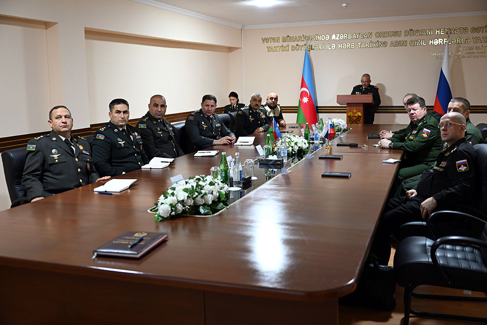 Azerbaijani, Russian defense ministries exchange views on range of issues (PHOTO)