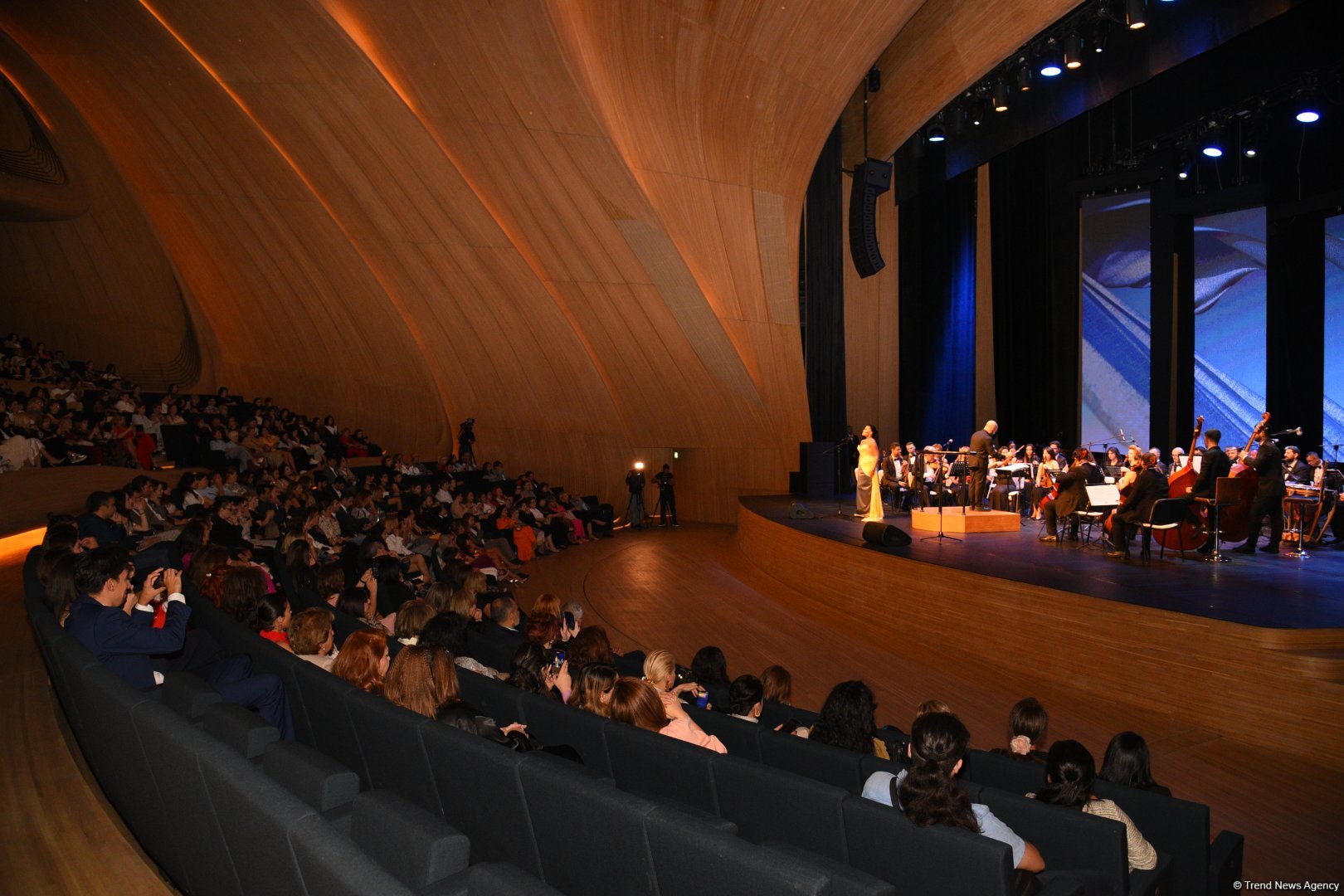 Amazing initiative "Opera and Fashion: 7 Beauties" shines at Heydar Aliyev Center (PHOTO)