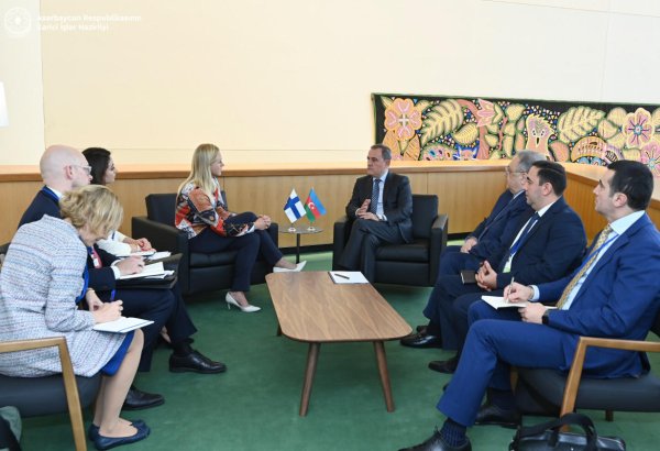 Azerbaijani and Finnish FMs discuss regional security issues (PHOTO)
