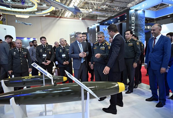 Azerbaijan Defense Minister gets acquainted with samples of military weapons presented at ADEX exhibition (VIDEO)