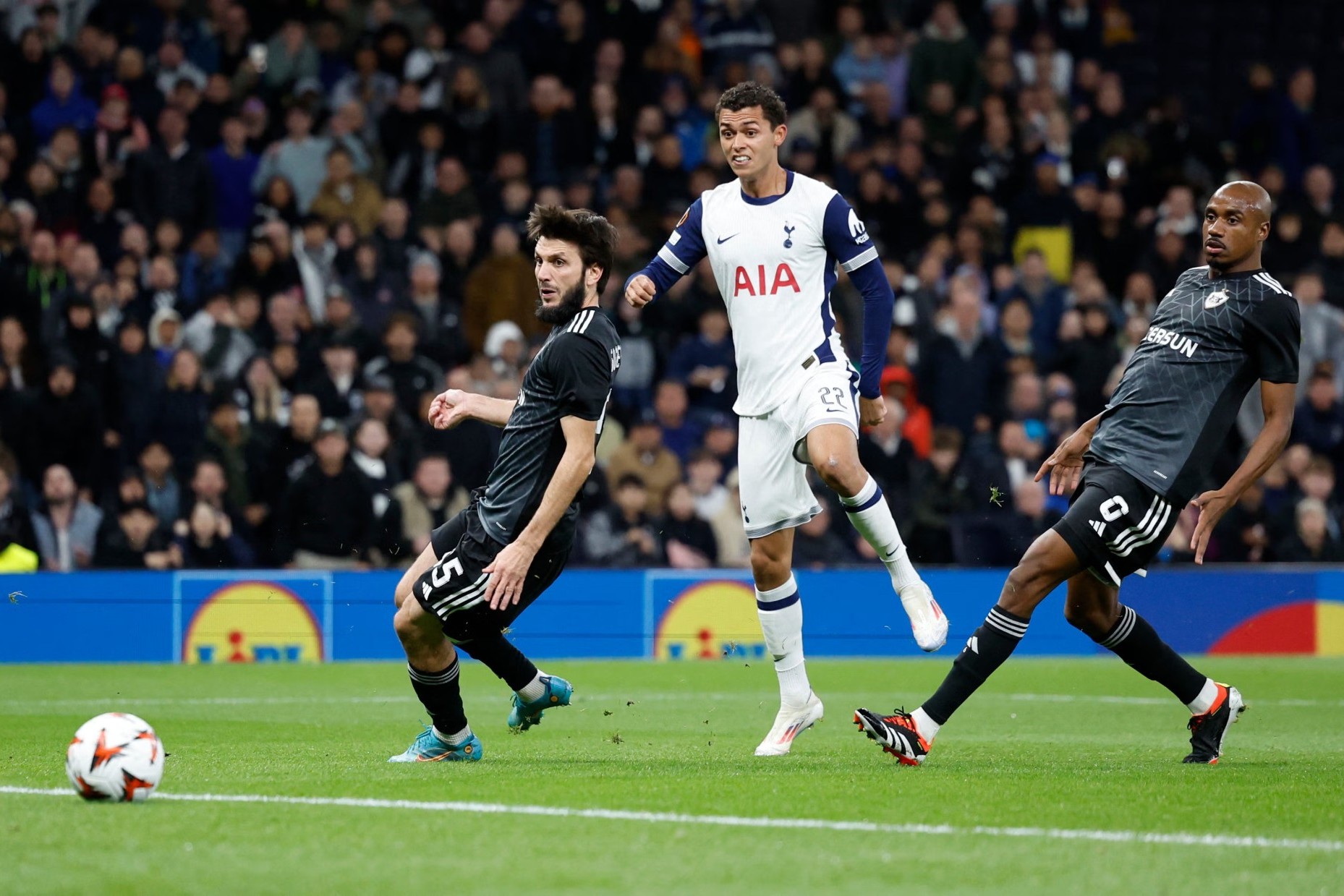 Europa League: Tottenham beats Qarabag (VIDEO)