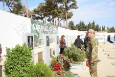Azerbaijani people pay tribute to Second Karabakh War martyrs (PHOTO)