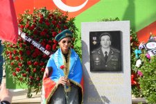 Azerbaijani people pay tribute to Second Karabakh War martyrs (PHOTO)