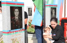Azerbaijani people pay tribute to Second Karabakh War martyrs (PHOTO)